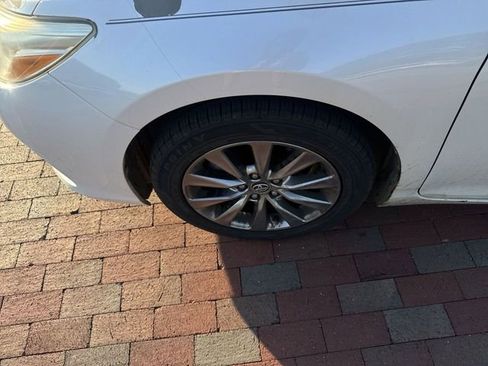 Used 2015 Toyota Camry XLE image 2