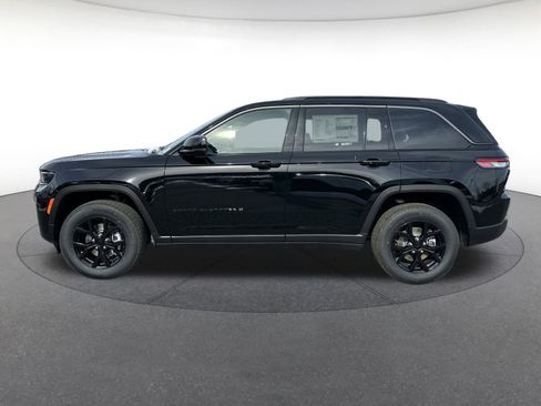 New 2026 Jeep Grand Cherokee Altitude image 2