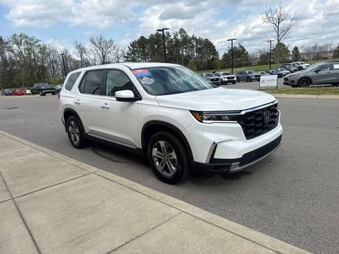 Certified 2024 Honda Pilot EX-L image 6