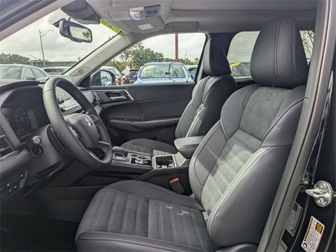 New 2025 Mitsubishi Outlander SE image 22