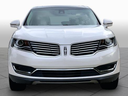 Used 2018 Lincoln MKX Reserve w/ Driver Assistance Package FWD image 4