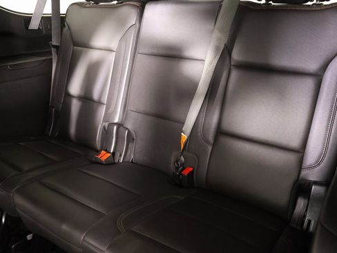 Used 2024 Chevrolet Suburban High Country w/ Advanced Technology Package image 13