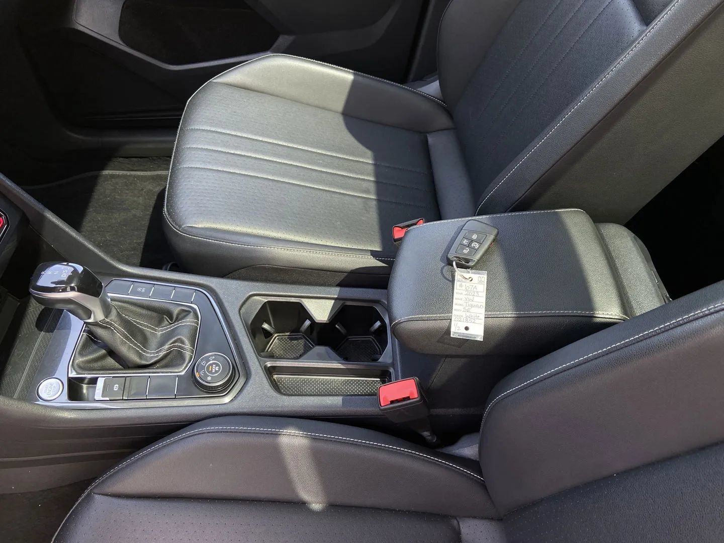 Used 2023 Volkswagen Tiguan SE w/ Panoramic Sunroof Package AWD/4WD image 23