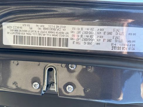 Used 2019 Jeep Cherokee Trailhawk AWD/4WD image 16