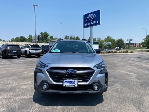 Used 2025 Subaru Outback Premium w/ Popular Package #1A AWD/4WD image 2