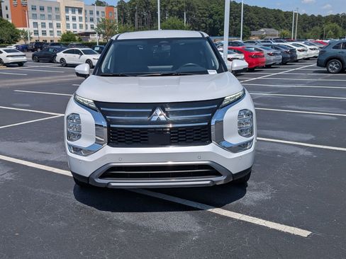 Used 2025 Mitsubishi Outlander SE FWD image 8