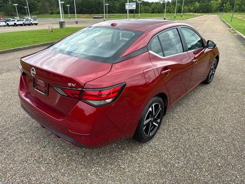 Used 2024 Nissan Sentra SV FWD image 5