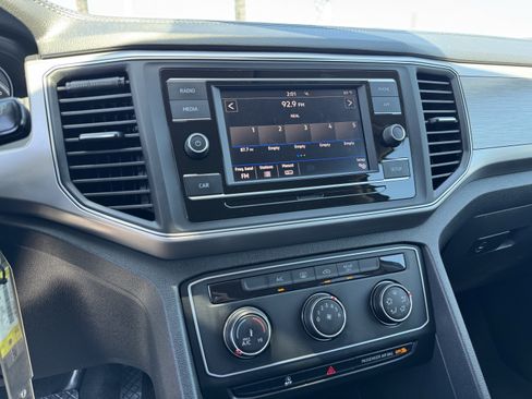 Used 2018 Volkswagen Atlas S FWD image 21
