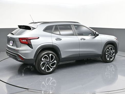 Used 2025 Chevrolet Trax RS w/ Driver Confidence Package image 7