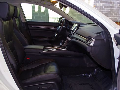 Used 2019 Honda Accord EX-L image 17