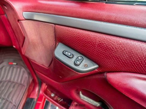 Used 1995 Ford Bronco XLT image 33