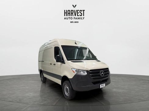 Used 2022 Mercedes-Benz Sprinter 2500 image 9