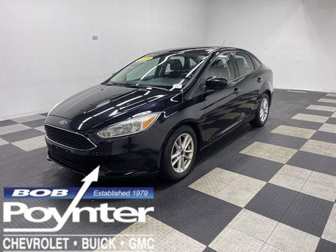 Used 2018 Ford Focus SE FWD image 1