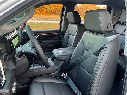 New 2026 GMC Sierra 3500 Denali w/ Denali Reserve Package image 8