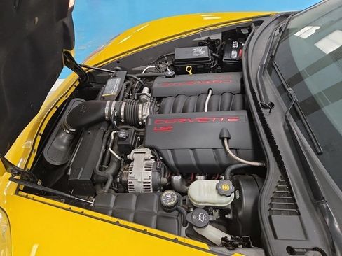 Used 2006 Chevrolet Corvette Coupe w/ Preferred Equipment Group RWD image 14