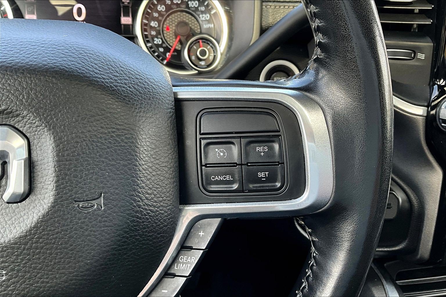 Used 2020 RAM 3500 Laramie AWD/4WD image 18