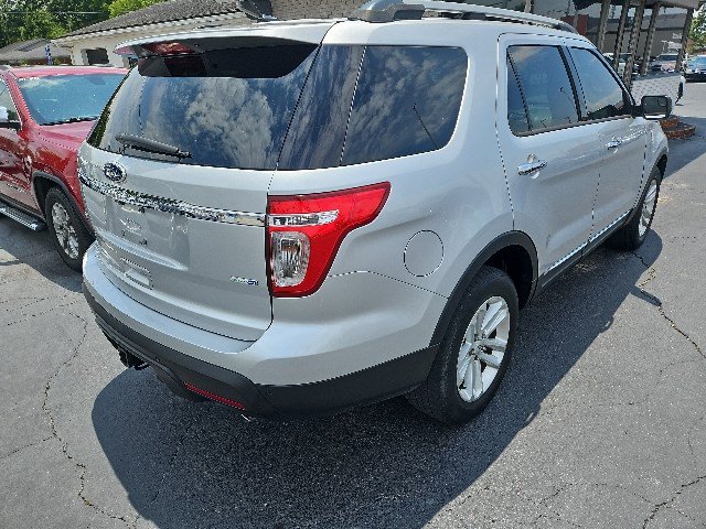 Used 2014 Ford Explorer XLT w/ Equipment Group 202A AWD/4WD image 3