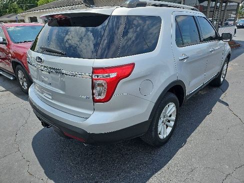 Used 2014 Ford Explorer XLT w/ Equipment Group 202A AWD/4WD image 3
