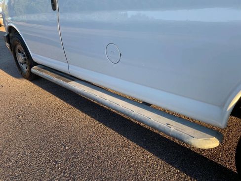 Used 2018 Chevrolet Express 2500 w/ Driver Convenience Package image 29