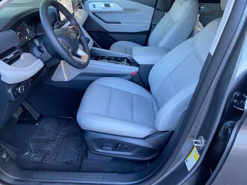 New 2026 Ford Explorer Active w/ Active Comfort Package image 9