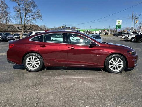 Used 2016 Chevrolet Malibu LT image 2