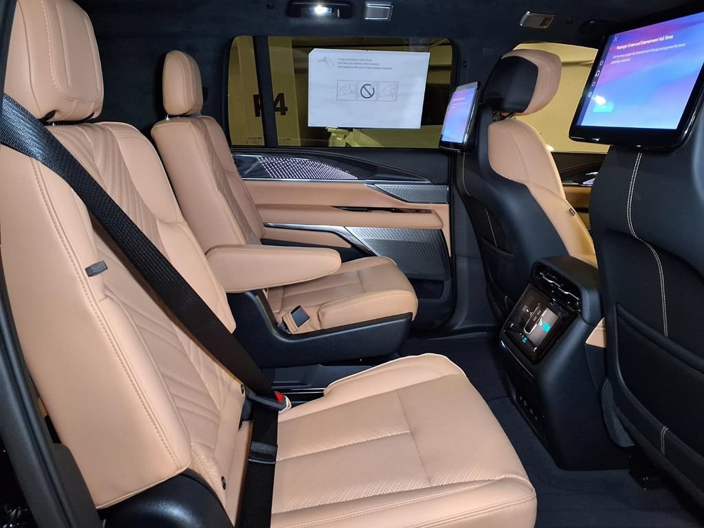Used 2026 Cadillac Escalade IQL Sport 2 w/ LPO, Premium Carpet Package AWD/4WD image 6