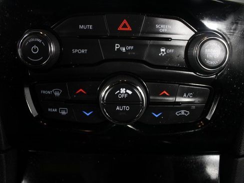 Used 2022 Chrysler 300 S image 6