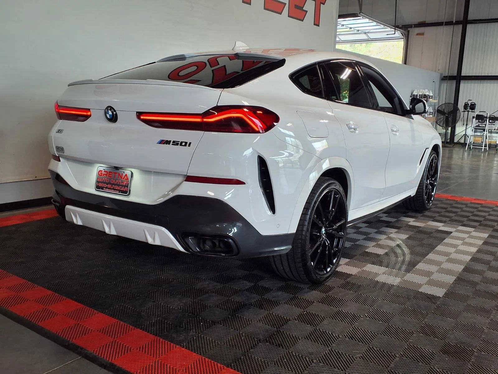 Used 2022 BMW X6 M50i w/ Executive Package AWD/4WD image 9