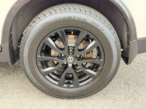 Used 2018 Nissan Rogue SV AWD/4WD image 79