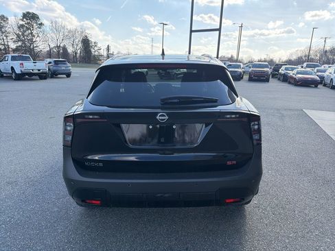 Used 2025 Nissan Kicks SR w/ SR Premium Package image 7