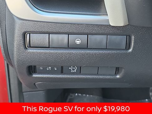 Used 2023 Nissan Rogue SV image 30