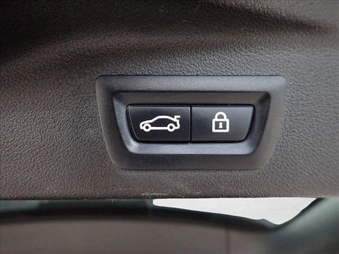 Used 2021 BMW X7 xDrive40i w/ M Sport Package image 9