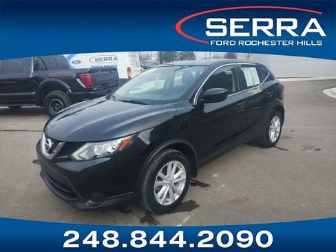 Used 2017 Nissan Rogue Sport S w/ S Appearance Package image 1