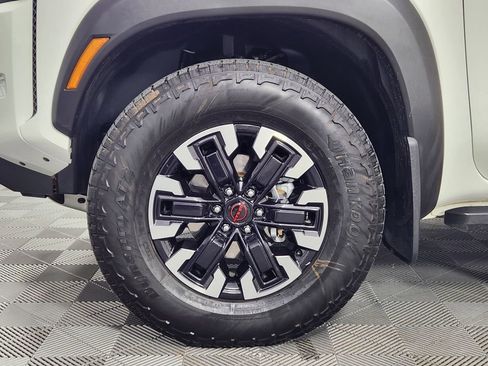 Used 2023 Nissan Frontier PRO-4X w/ Pro Convenience Package image 16