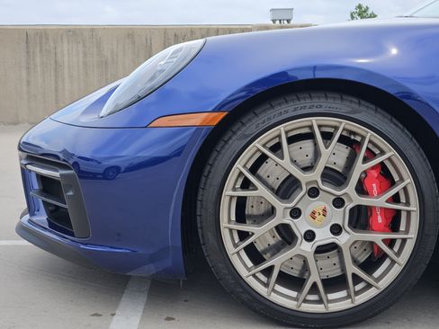 Certified 2024 Porsche 911 Targa 4 GTS AWD/4WD image 13