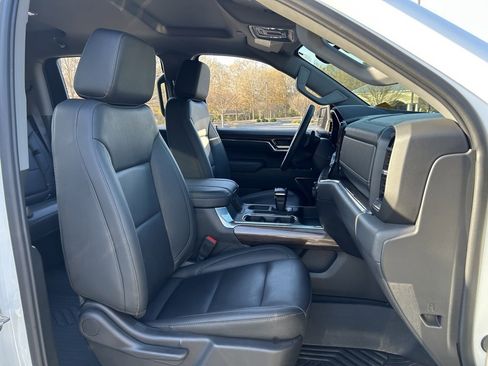 Used 2024 Chevrolet Silverado 1500 LT Trail Boss w/ Convenience Package II image 48