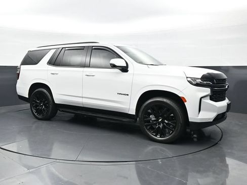 Used 2021 Chevrolet Tahoe RST w/ Luxury Package AWD/4WD image 3