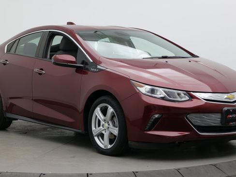 Used 2017 Chevrolet Volt LT w/ Comfort Package FWD image 3