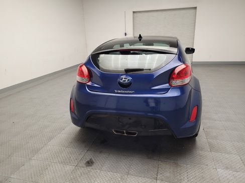 Used 2016 Hyundai Veloster w/ Option Group 02 FWD image 7