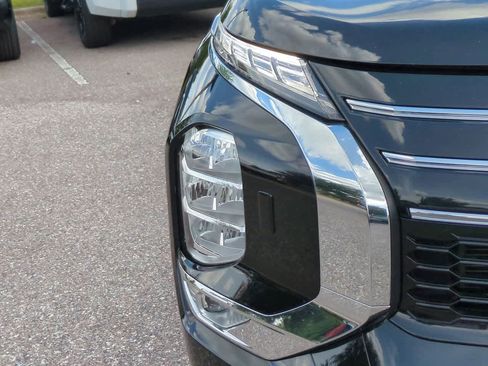 Used 2025 Mitsubishi Outlander SE AWD/4WD image 10