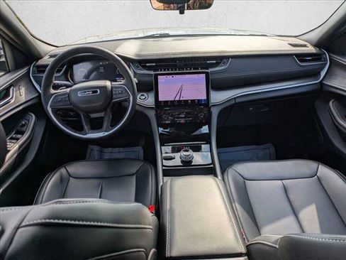 Used 2025 Jeep Grand Cherokee L Limited image 20