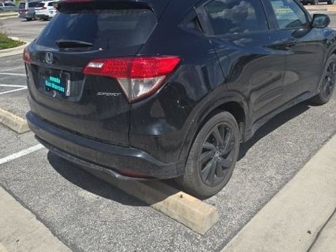 Used 2021 Honda HR-V Sport image 8