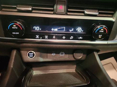 Used 2023 Nissan Rogue SV image 24