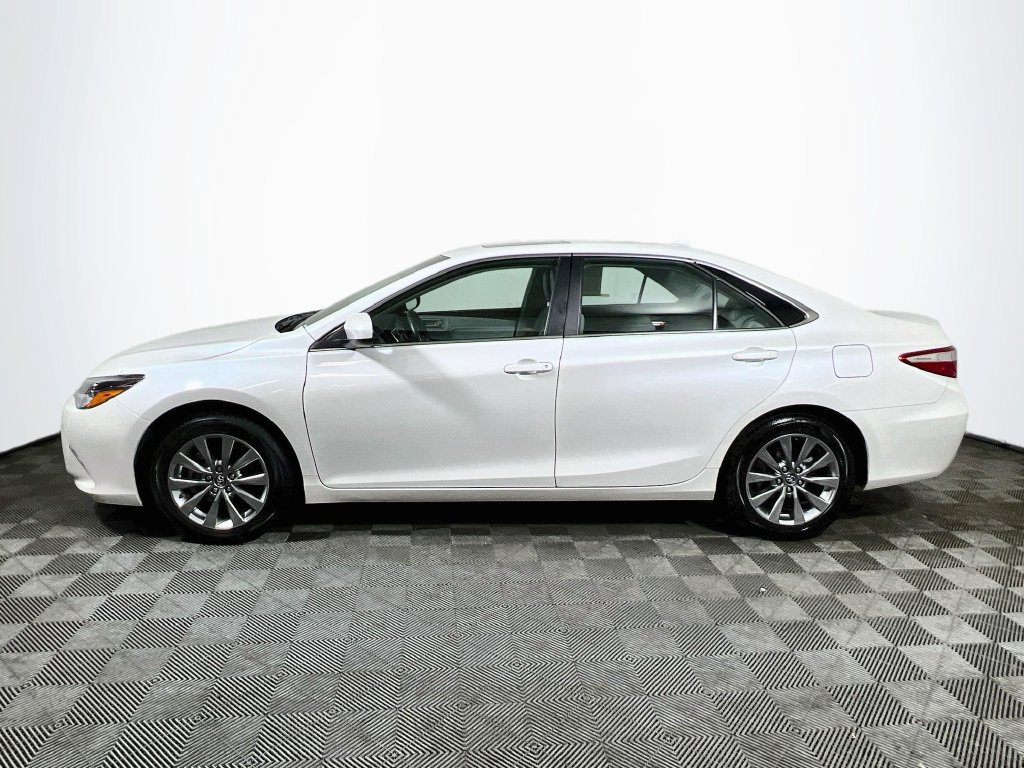 Certified 2017 Toyota Camry XLE w/ Moonroof Package FWD image 4