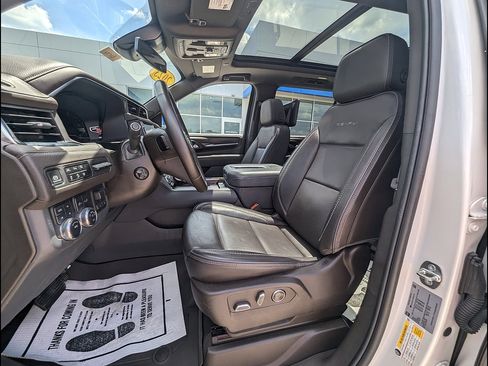 Used 2023 GMC Yukon XL Denali w/ LPO, Floor Liner Package AWD/4WD image 19