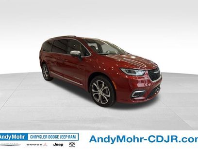 New 2026 Chrysler Pacifica Pinnacle w/ Trailer Tow Group
