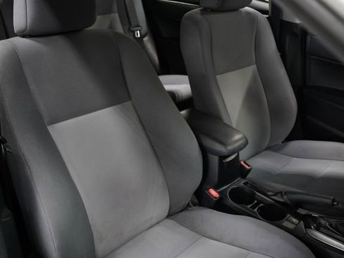 Used 2018 Toyota Corolla L FWD image 26