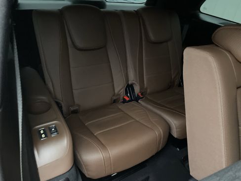 Certified 2025 Mercedes-Benz GLS 450 4MATIC image 48