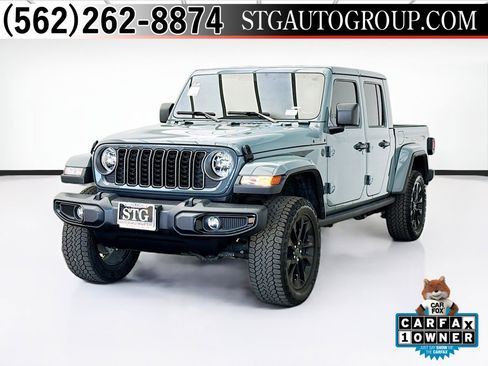 Used 2025 Jeep Gladiator Sport image 1