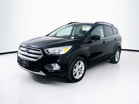 Used 2017 Ford Escape SE w/ Equipment Group 201A image 3